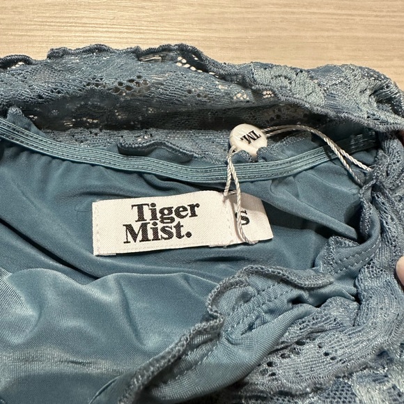 tiger mist blue lace tube top skirt set - Picture 6 of 6